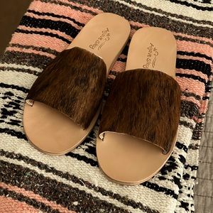 Agave sky cowhide sandals
